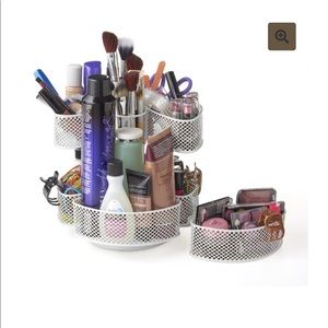 Black makeup carousel